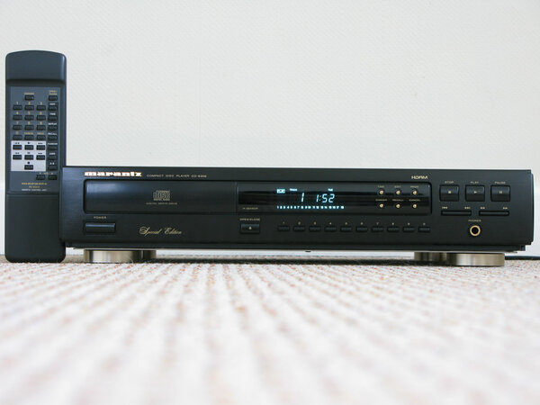 Marantz CD63SE Front.jpg