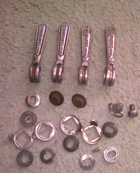 campag_gear_levers.jpg