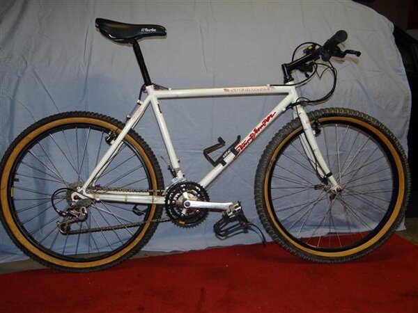 1990 Stumpjumper Comp 003 (Small).jpg