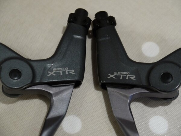 xtr v levers.jpg