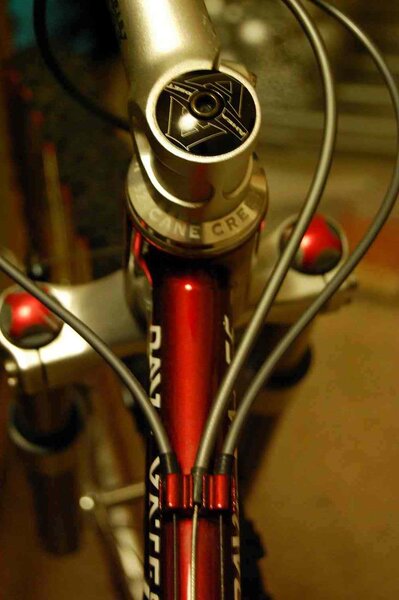 05 - Headtube Overhead [S].jpg