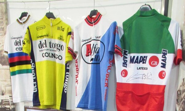 Epoca Jerseys.jpg