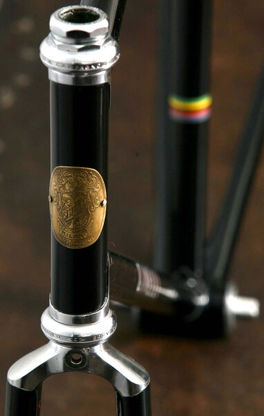 69 Cinelli SC Head Badge web.jpg