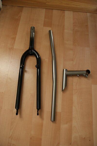 Re-painted bars, stem & forks.jpg