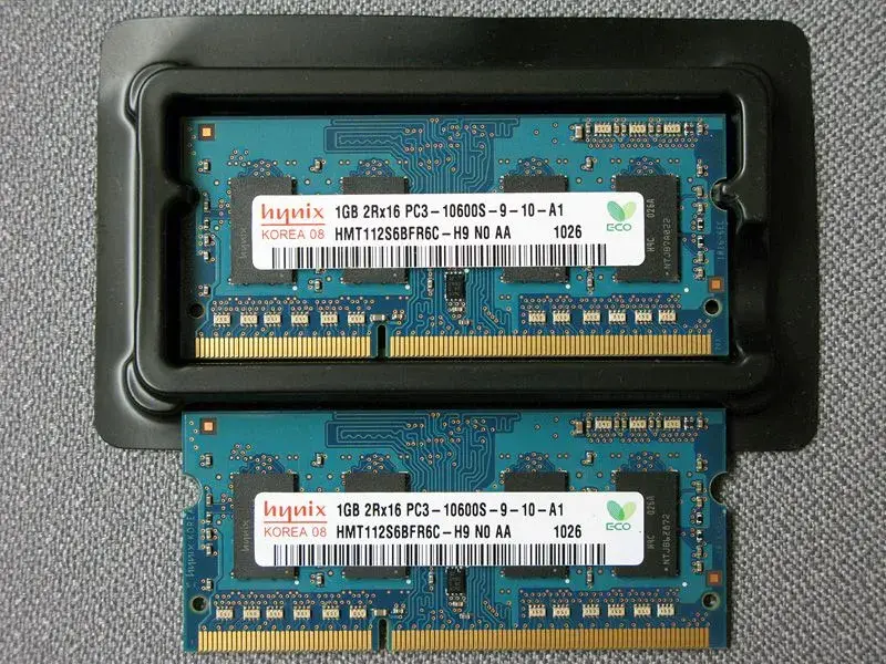 Hynix 1GB PC3 10600 1333 Twin RB.webp