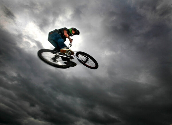 sf.Bike Jumping 1 web.jpg