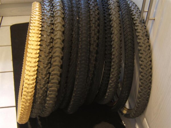 Tyres 005 (Medium).JPG