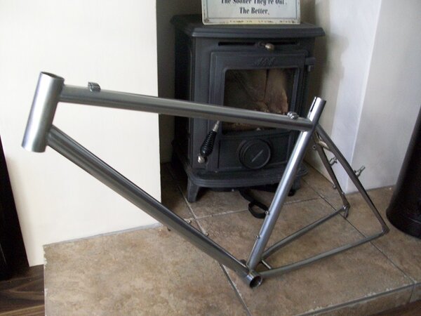 sunn frame and wheels 006.JPG