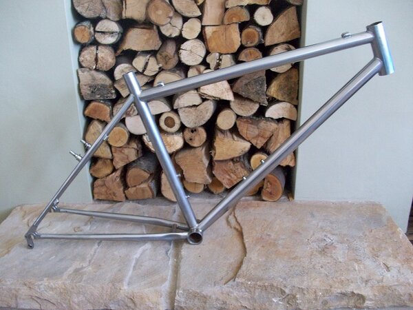 sunn frame and wheels 014.JPG