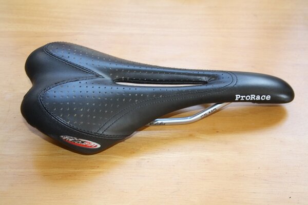 Massi Pro Race saddle.jpg