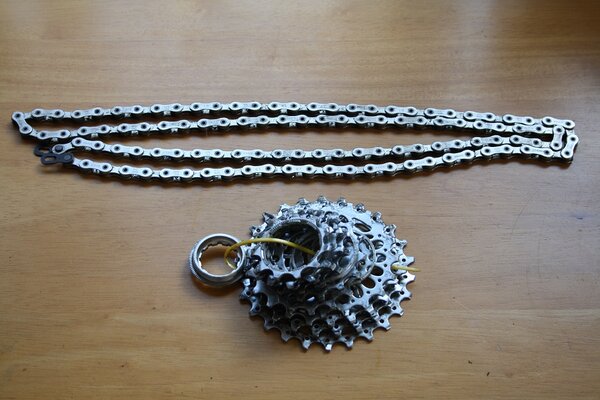 SRAM PG1070 cassette and chain.jpg