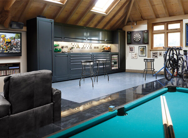 mancave616x435.jpg