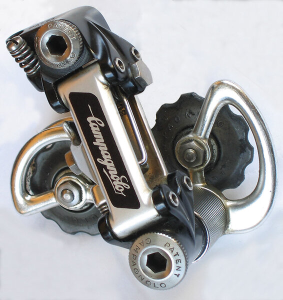 Campagnolo_Super_Record_rear_derailleur_1983.jpg