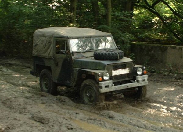 landy01.jpg