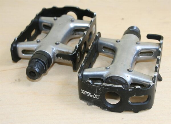 m730 - Comp pedals (Large).jpg