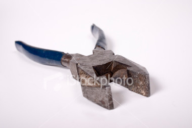 ist2_967624-old-pliers.jpg