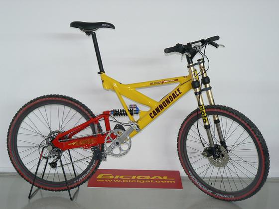 Foto 4 - Cannondale Super V 3000 DH 1.JPG