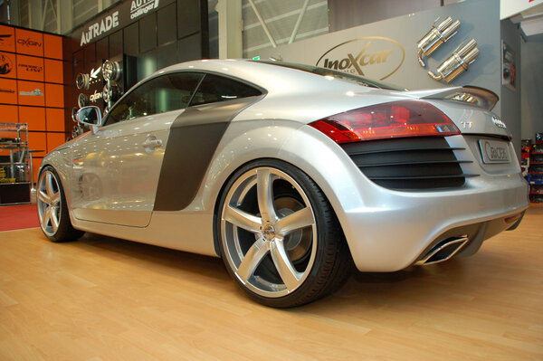 audi_tt_r8_09.jpg