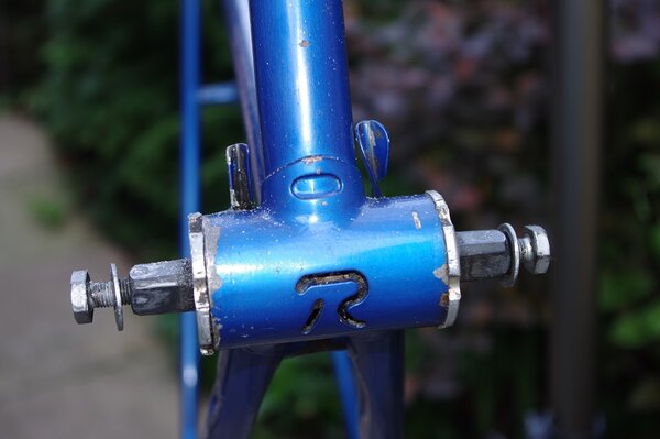 bottom bracket.jpg