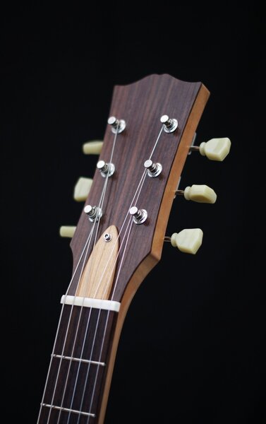 headstock.jpg