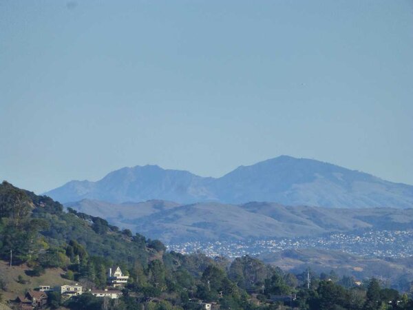 Mt. Diablo 25 miles away.jpg