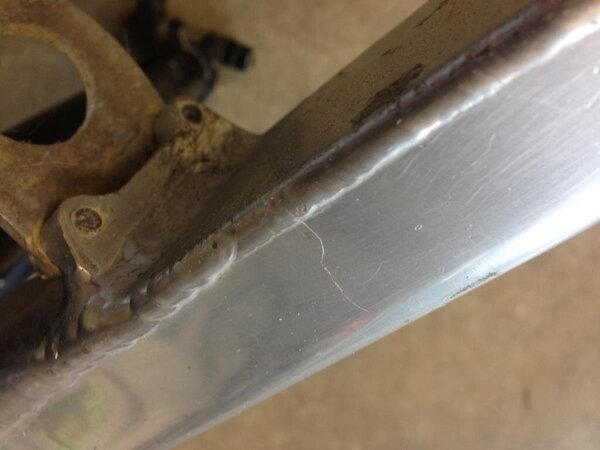 Swingarm crack small.jpg