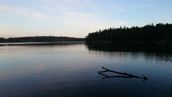 deserted lake.JPG