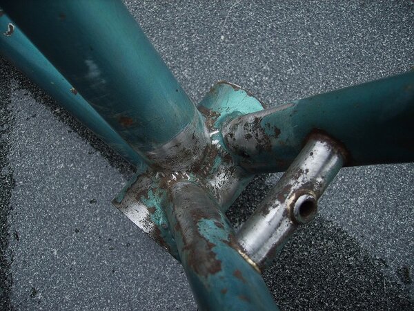 Merida forks - rust on Kona 015.JPG