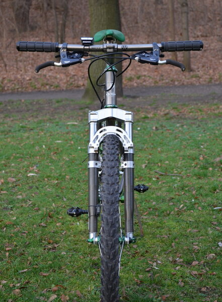 DBR Axis TT front small.jpg