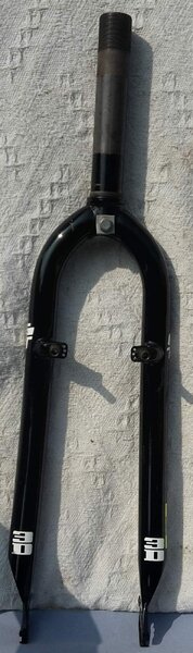 GT 3D forks 01 .jpg