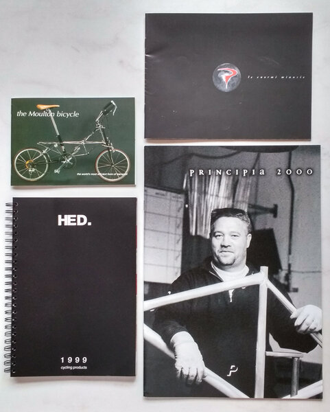 Brochures_01.jpg