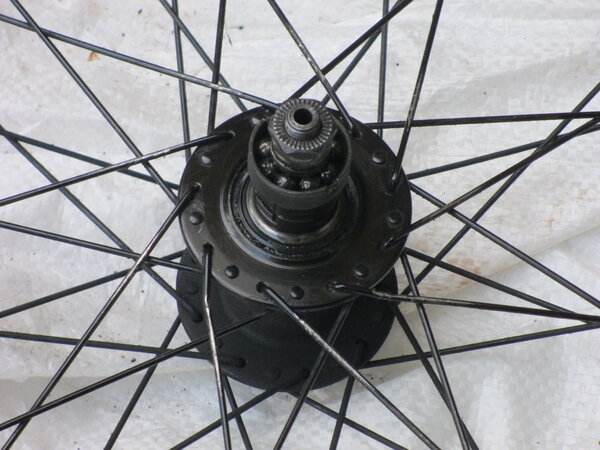 hub n spoke damage.JPG