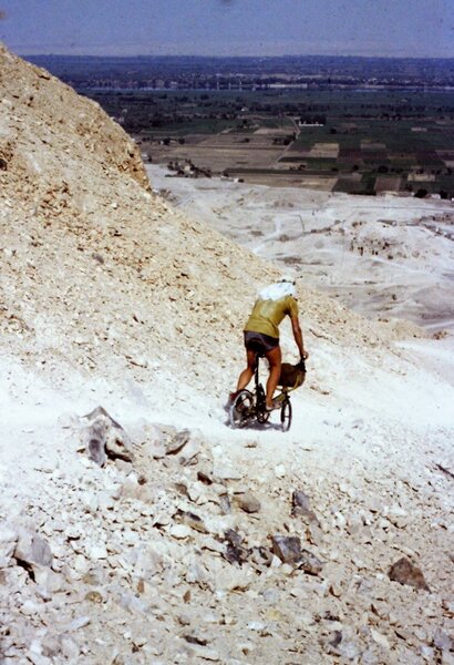 Luxor, track down from Valley of the Kings, 1983.JPG