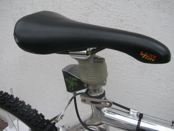 pumped seatpost 2.jpg