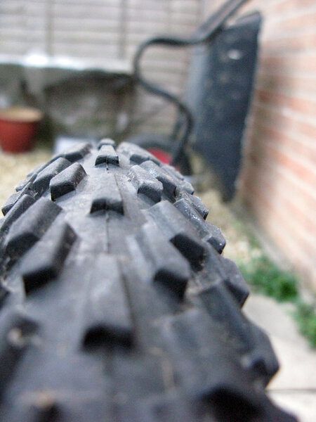 Panaracer Dart Tread.jpg