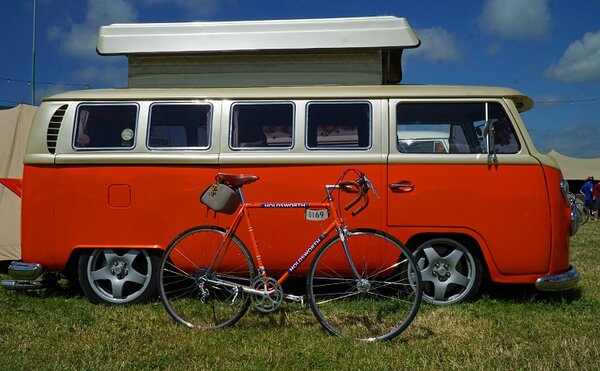 EroicaBrit StandingOutOrangeCamper FridenGrange Jun2017 003864 TN.jpg