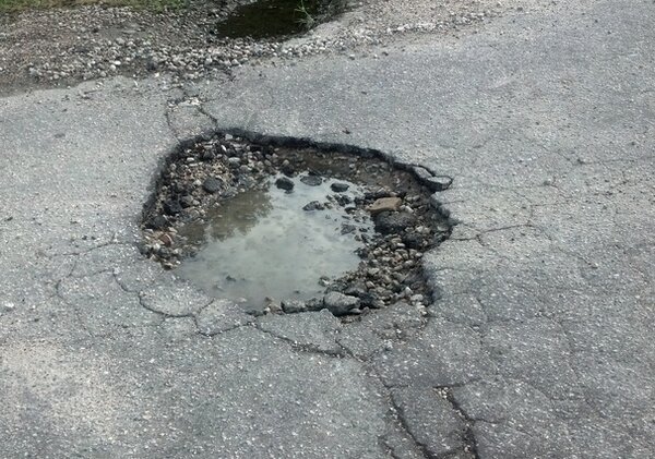 pothole3.jpg