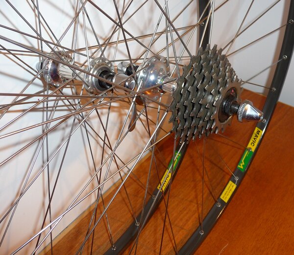 pair hub  new  wheels.JPG