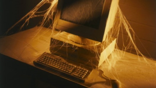 Computer-in-Cobwebs-670x300.jpg