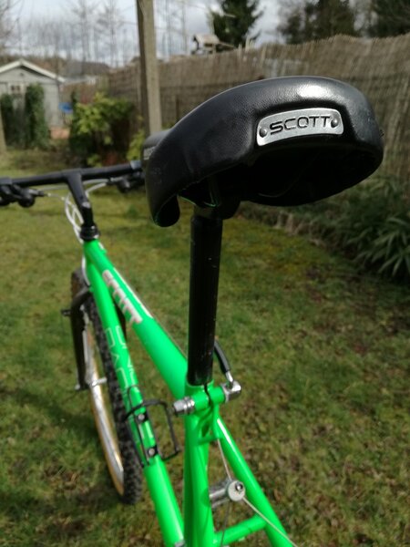 Pro Racing 1991 final_saddle detail_LRes.jpg