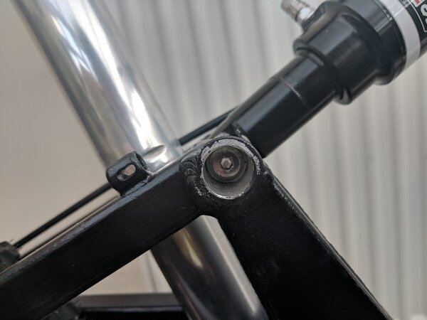 Swingarm_mount.jpg