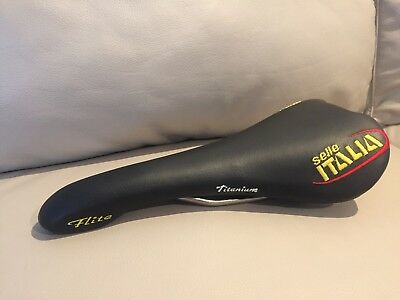 Selle-Italia-Flite-Titanium-railed-saddle-Black.jpg