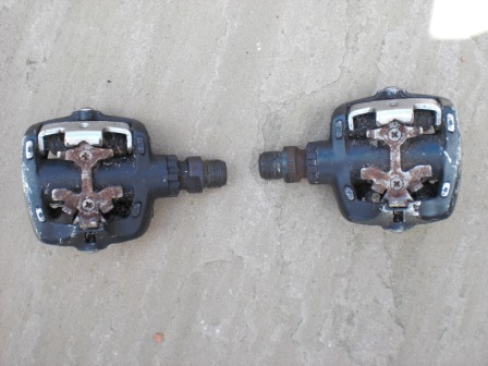 13. PD M525 Pedals.JPG