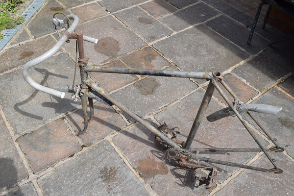 Alan's Raleigh frame.A.jpg