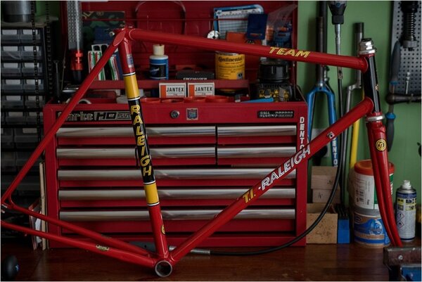 sb4059-1980-ti-raleigh-team-pro-reynolds-753-frame-and-fork.jpg