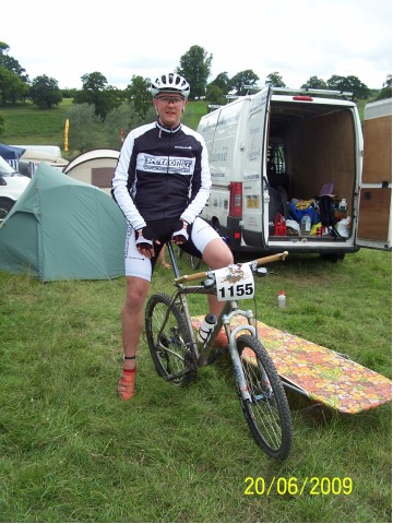 MadCowKev's pre-race posing for the camera! (RB Team B).jpg