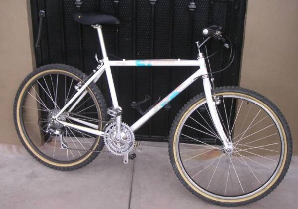 1989 stumpjumper comp white version.jpg