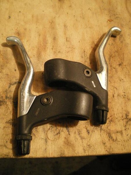 brake levers.jpg