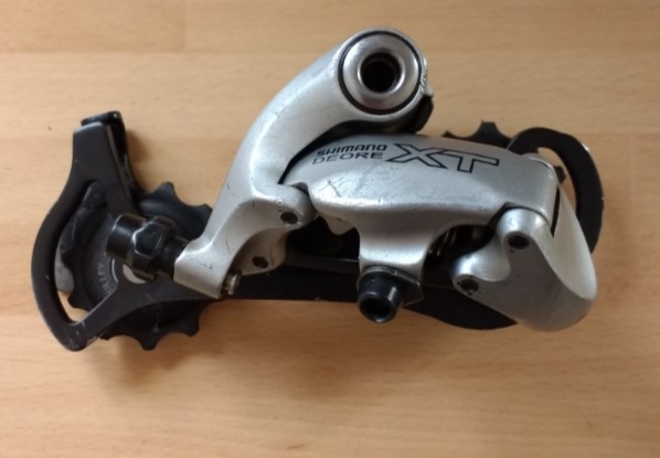 XT Rear Derailleur4.jpg