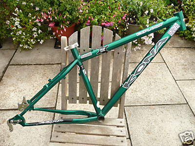 2006 Explosif frame size 16.jpg